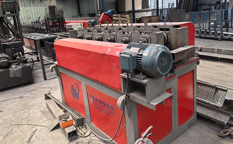 橫梁成型機(jī)